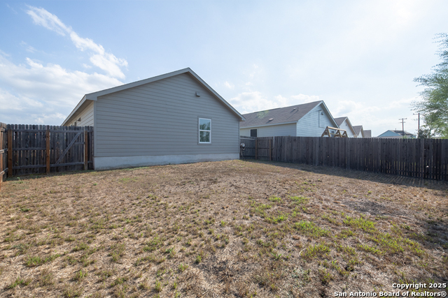 Image 21 of 22 For 723 Vermilion