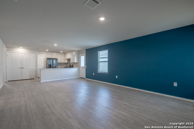 Image 3 of 22 For 723 Vermilion