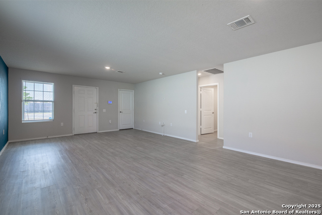 Image 5 of 22 For 723 Vermilion