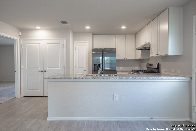 Image 6 of 22 For 723 Vermilion