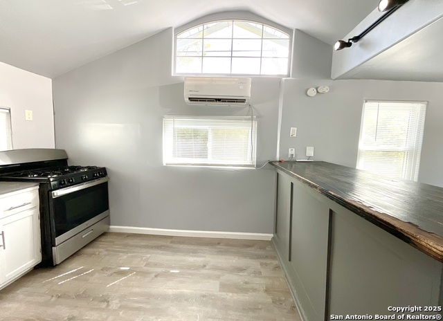 Image 12 of 26 For 1000 Kayton Ave