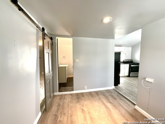 Image 19 of 26 For 1000 Kayton Ave