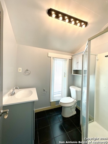 Image 22 of 26 For 1000 Kayton Ave