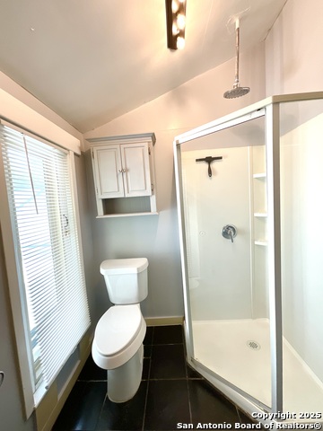 Image 23 of 26 For 1000 Kayton Ave