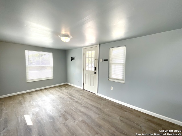 Image 6 of 26 For 1000 Kayton Ave