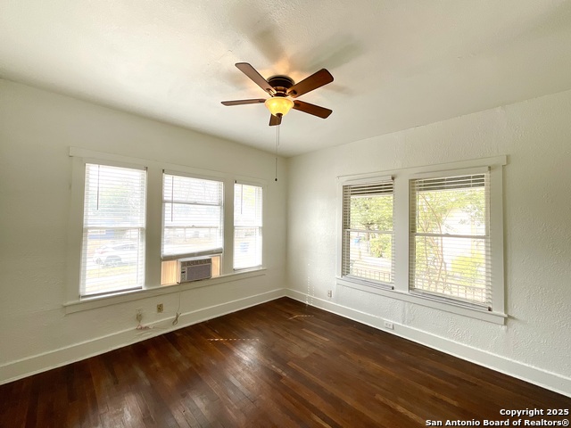 Image 10 of 27 For 1411 Magnolia Ave W