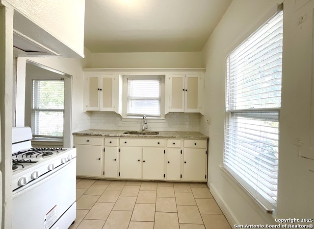 Image 21 of 27 For 1411 Magnolia Ave W