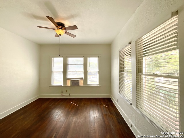 Image 8 of 27 For 1411 Magnolia Ave W