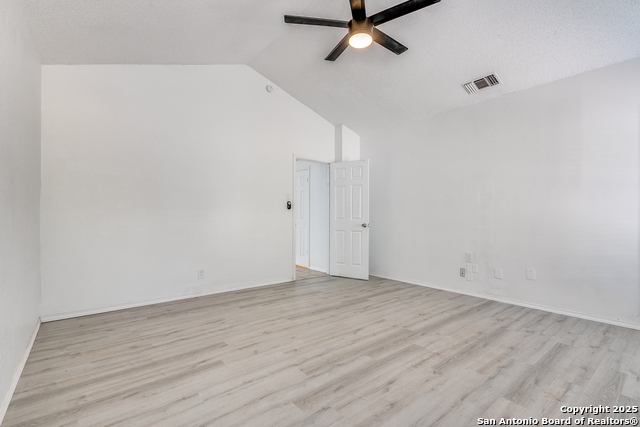 Image 15 of 24 For 8134 Seldon