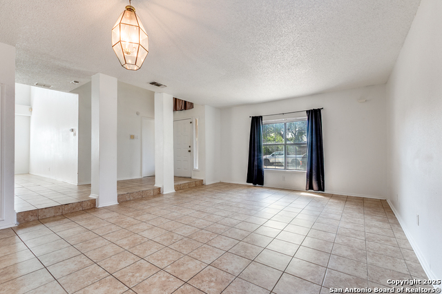 Image 3 of 24 For 8134 Seldon