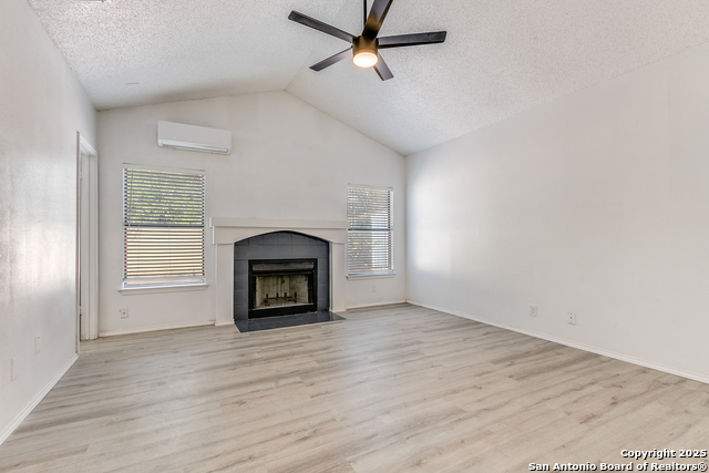 Image 8 of 24 For 8134 Seldon