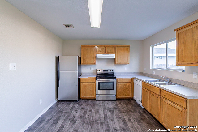 Image 4 of 19 For 3310 Glacier Lk