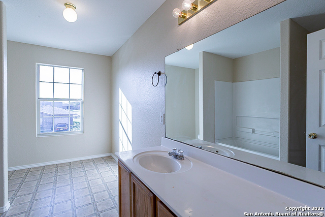 Image 6 of 19 For 3310 Glacier Lk