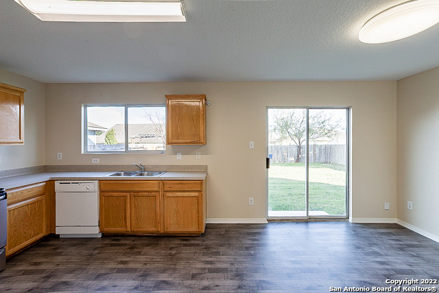 Image 8 of 19 For 3310 Glacier Lk