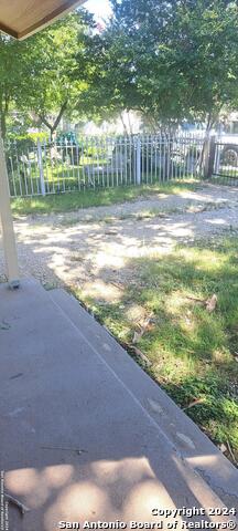 Image 3 of 9 For 706 Clovis Pl