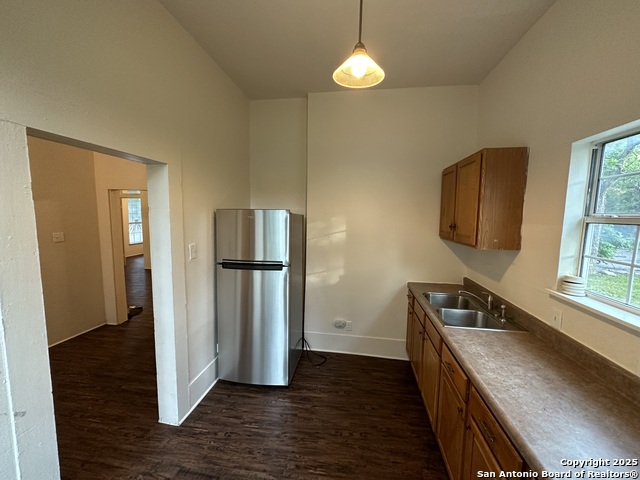 Image 6 of 22 For 315 Baltimore