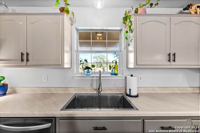 Image 15 of 72 For 1265 Hillside Oaks Dr