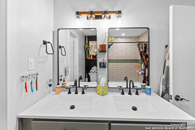 Image 23 of 72 For 1265 Hillside Oaks Dr