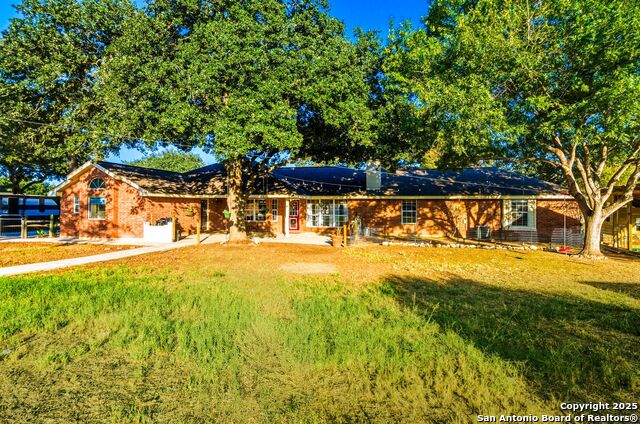 Image 5 of 72 For 1265 Hillside Oaks Dr