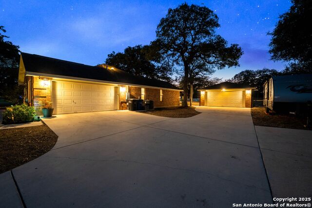 Image 62 of 72 For 1265 Hillside Oaks Dr