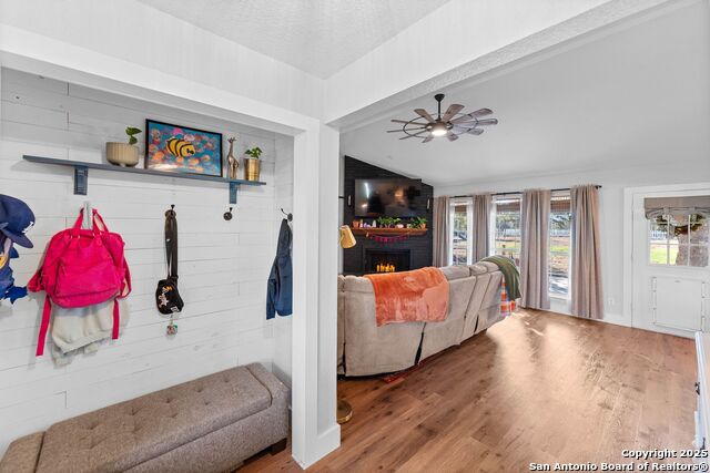 Image 8 of 72 For 1265 Hillside Oaks Dr