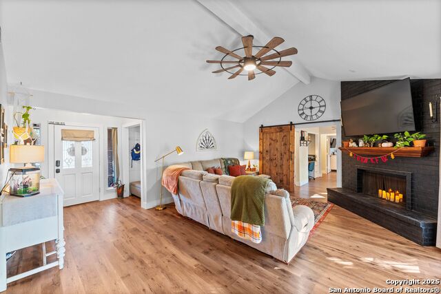 Image 9 of 72 For 1265 Hillside Oaks Dr