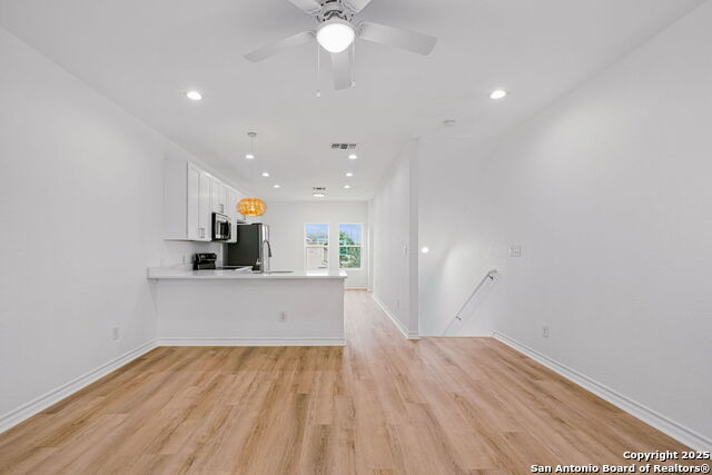 Listing photo id 22 for 1502 Walters S