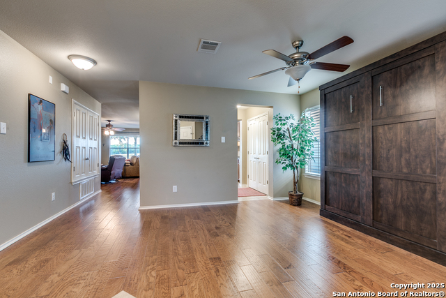 Image 5 of 25 For 212 Anvil Pl