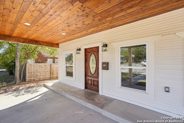 Image 2 of 58 For 1513 Jefferson St