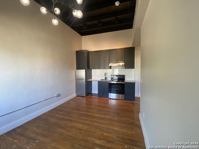 Image 2 of 9 For 1714 St. Mary's S 4