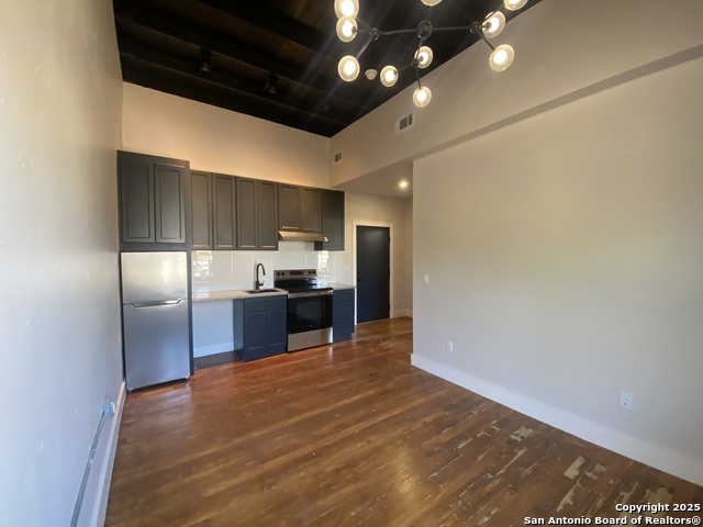 Image 4 of 9 For 1714 St. Mary's S 4