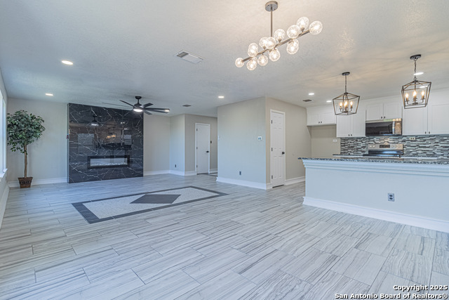 Image 11 of 49 For 5110 Sunview Vly