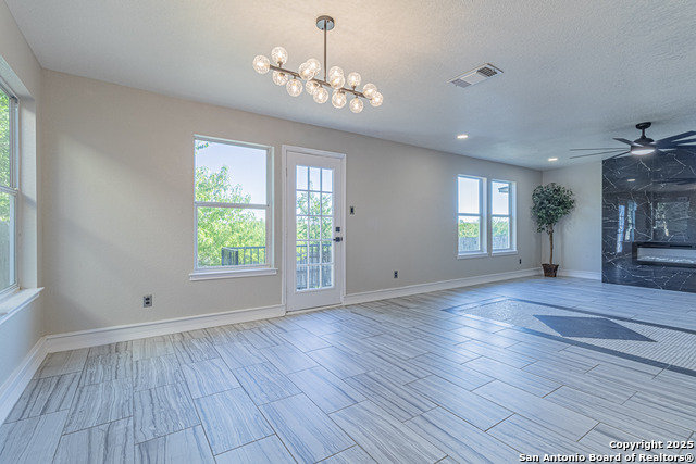 Image 12 of 49 For 5110 Sunview Vly