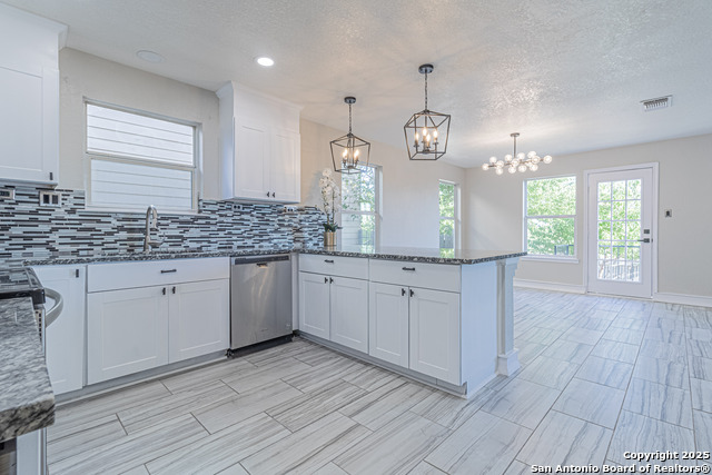 Image 17 of 49 For 5110 Sunview Vly