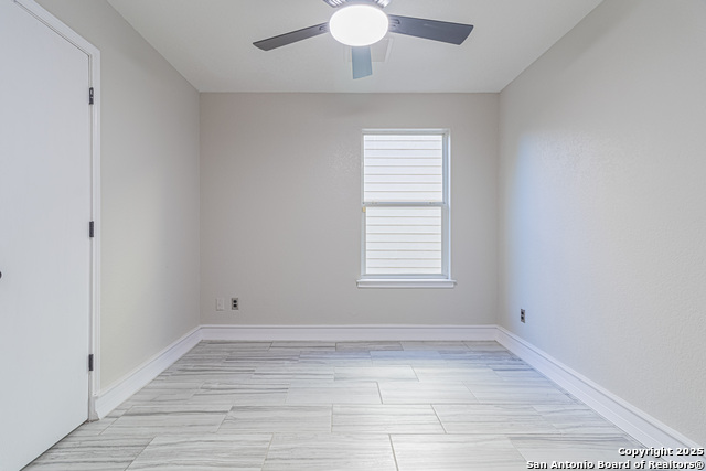 Image 21 of 49 For 5110 Sunview Vly