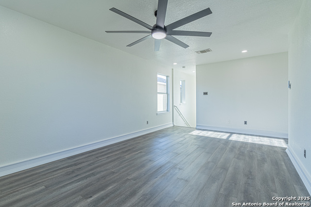 Image 27 of 49 For 5110 Sunview Vly