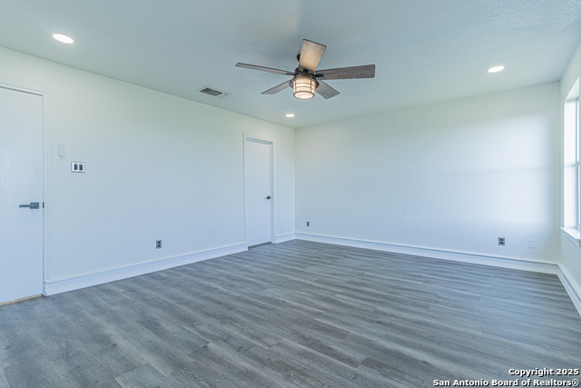 Image 34 of 49 For 5110 Sunview Vly