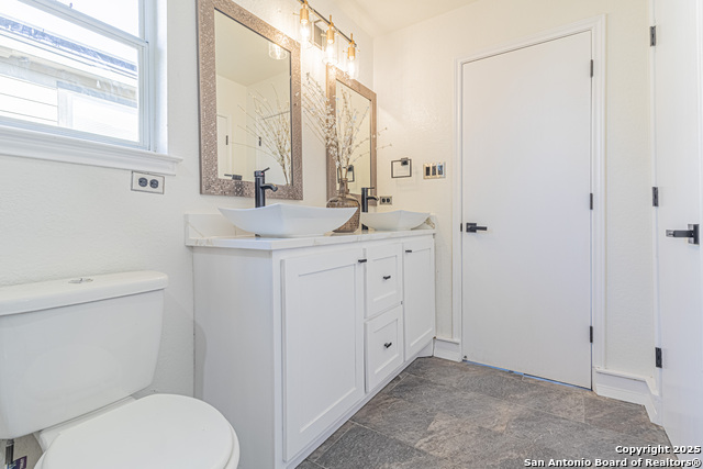 Image 37 of 49 For 5110 Sunview Vly