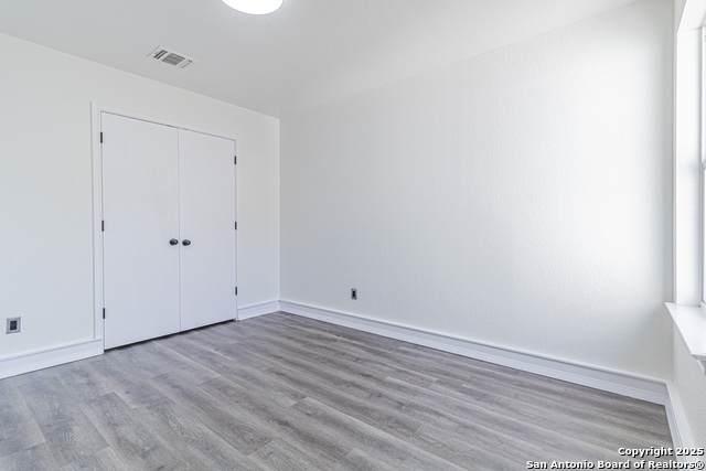 Image 41 of 49 For 5110 Sunview Vly