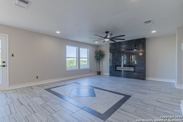 Image 5 of 49 For 5110 Sunview Vly