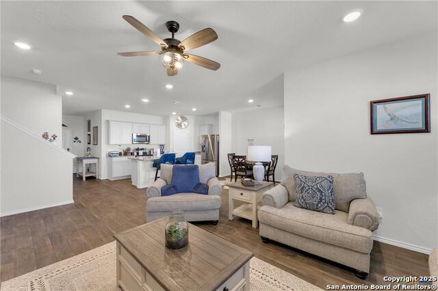 Image 4 of 48 For 437 Signe  