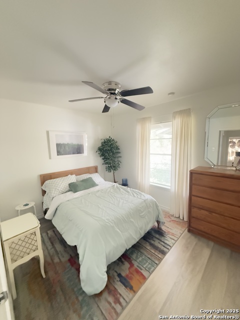 Listing photo id 2 for 511 Venice  # 102