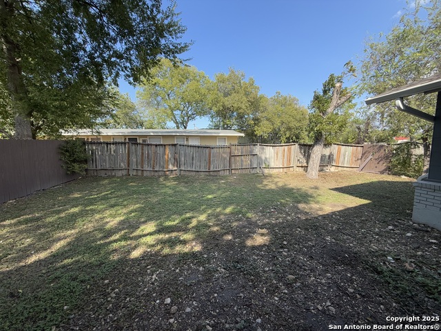 Listing photo id 7 for 511 Venice  # 102