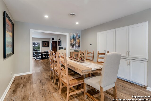 Listing photo id 11 for 14310 Oak Shadows