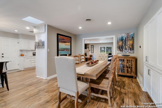 Listing photo id 12 for 14310 Oak Shadows