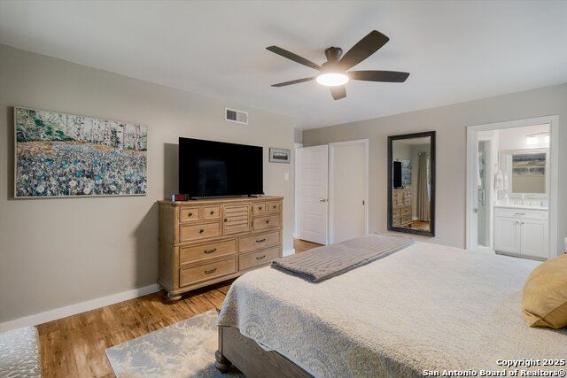 Listing photo id 20 for 14310 Oak Shadows