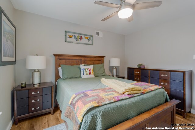 Listing photo id 26 for 14310 Oak Shadows