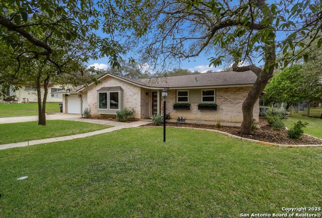 Listing photo id 1 for 14310 Oak Shadows
