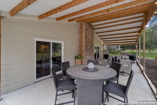 Listing photo id 31 for 14310 Oak Shadows