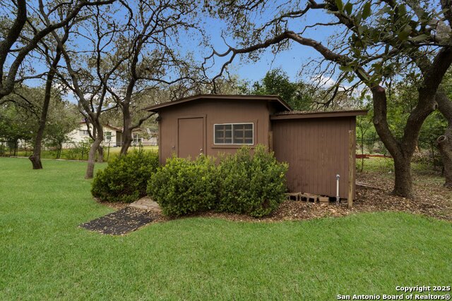 Listing photo id 33 for 14310 Oak Shadows